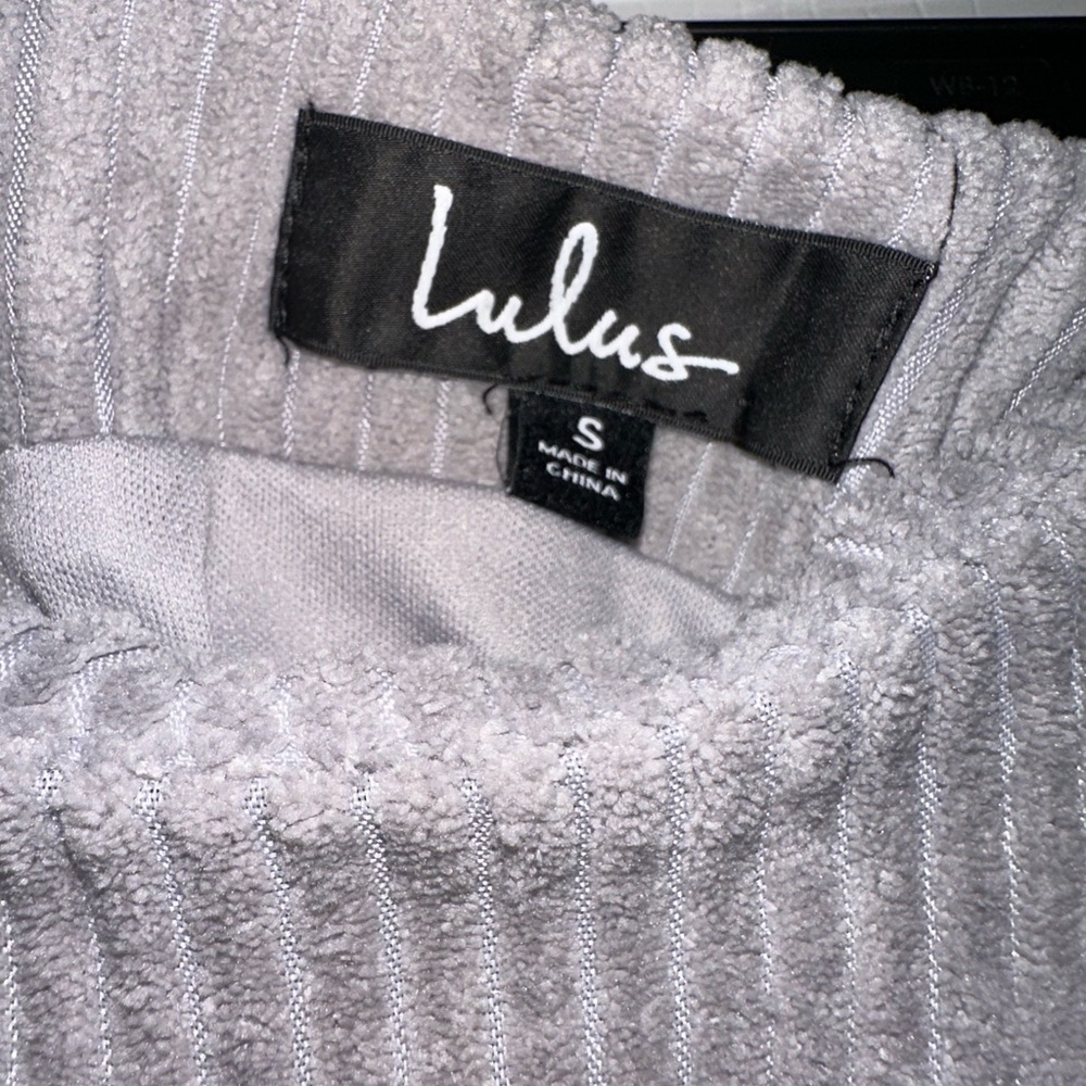 Lulu's Chic Gray Mini Skirt Size S - Picture 4 of 5